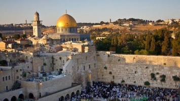 Шесть стран переносят посольства в Иерусалим