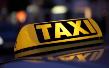 В Херсоне судят таксиста, присвоившего мобильный клиентки