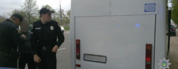 В Кривом Роге оштрафовали маршрутчика, нарушавшего правила дорожного движения (ФОТО)