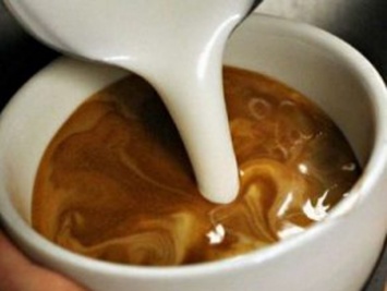 Диетологи раскрыли опасность употребления кофе с молоком