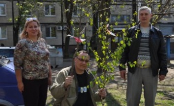 В Днепре в рамках акции «Посади дерево - спаси город» высадили 185 деревьев на правом берегу Днепра (ФОТО)