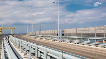 Автоподход к Крымскому мосту со стороны Керчи готов на 93%