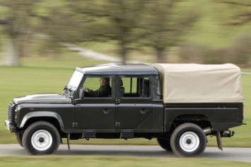 В семействе нового Land Rover Defender будет пикап