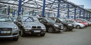 В Украине хотят закрыть единый офис растаможки автомобилей