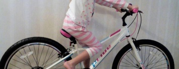 В Мариуполе грабитель вырвал велосипед из рук ребенка (ФОТО)