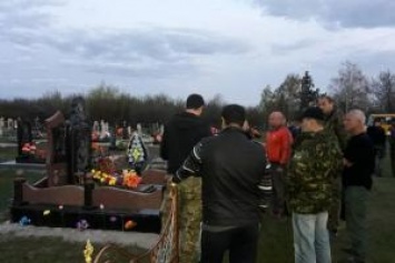 В Кропивницком водителя маршрутки, который обидел мать погибшего военного, заставили ехать на кладбище