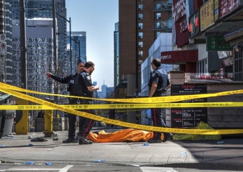 Подозреваемый в наезде на пешеходов в Торонто оставил засекреченное сообщение о целибате перед инцидентом