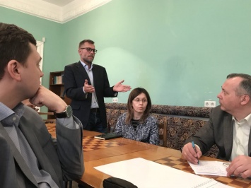 Николаевские чиновники и проектанты решали, что делать с шахматной школой - ремонтировать старую или строить новую