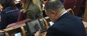 "Промэрское" большинство в Криворожском горсовете утвердило повестку дня сессии без предложения депутатов не из большинства