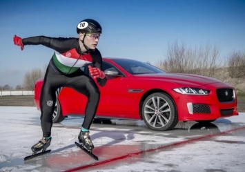 Jaguar XE Sport 300 выступил против олимпийского конькобежца Шандора Лю (ВИДЕО)