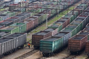 Более 2300 вагонов заблокировано по Украине. В УЗ объясняют ремонтами инфраструктуры