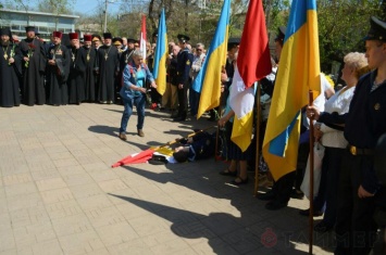 Одесский курсант упал в обморок на возложении цветов