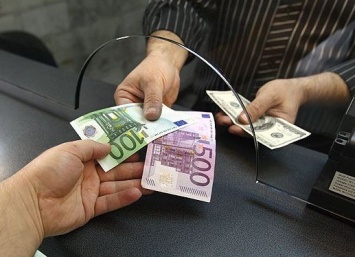 Соцсети: в банках Севастополя невозможно поменять 100 евро