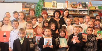 Воспитанники УВК «Грамония» в Каменском встретились с детской писательницей