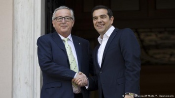 Юнкер: Греция вскоре станет "нормальной страной" еврозоны
