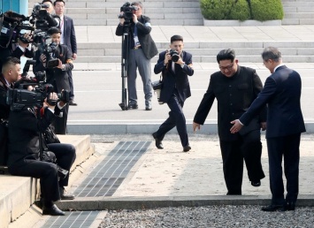 Ким чен Ын похитил президента южной Кореи