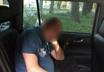 В Кривом Роге пьяный водитель врезался в 2 машины и скрылся с места ДТП