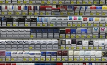 В Каменском ГФС изъяло запрещенных товаров на 3 млн грн, среди них - импортные сигареты и «Lexus», на котором их перевозили
