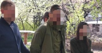 Хотел передать оружие на передовую: в Донецкой области задержали бойца ДУК "Правый сектор"