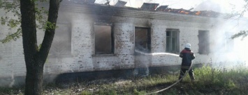 Три пожара в Кременчуге: сгорели 2 балкона, бесхозное здание и 4 га камыша (ФОТО)
