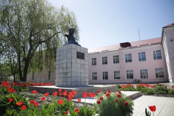 В Луганской области на границе с РФ открыли памятник Тарасу Шевченко (Фото)