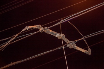 ЧП в Днепре: на перекрестке оборвалась контактная сеть электропередач