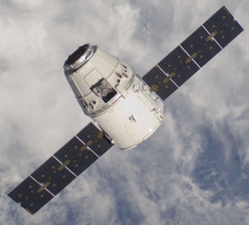 Грузовой шаттл Dragon от SpaceX вернулся на Землю