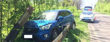 На дороге Киев-Сумы-Юнаковка авто влетело в отбойник