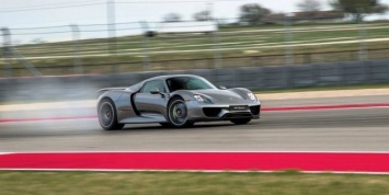 Porsche отправит в ремонт треть всех гиперкаров 918 Spyder