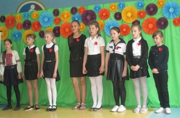 В школе № 13 День Победы отметили праздничным концертом