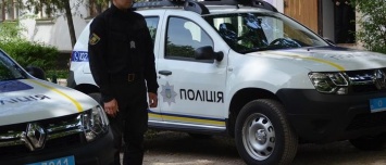 В Мариуполе полицейскому батальону спецназначения подарили два автомобиля (ФОТО)