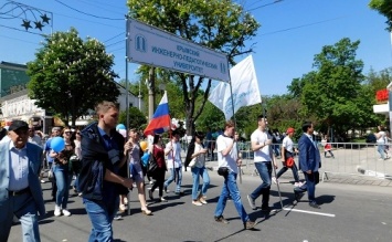 С «георгиевскими» ленточками в «Бессмертный полк»: работников и студентов КИПУ сгоняют на парад 9 мая