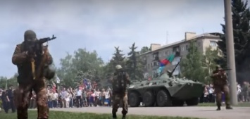 В Горловке «спецназ ДНР» напугал детей устроив стрельбу из пушек и автоматов (ВИДЕО)