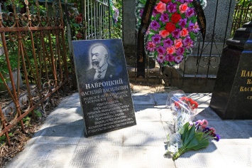 В Одессе восстановили могилу легендарного журналиста и обладателя первого автомобиля в стране