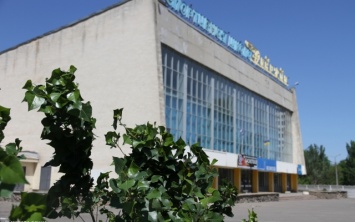 Александр Сенкевич: реконструкцию спортшколы «Надежда» необходимо начинать с утепления фасада здания и крыши