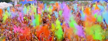 Яркий фестиваль красок ColorFest: одесситов будут посыпать красками и поливать из брандсбойта, - ФОТО