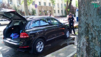 В Николаеве Volkswagen Touareg сбил девушку на пешеходном переходе