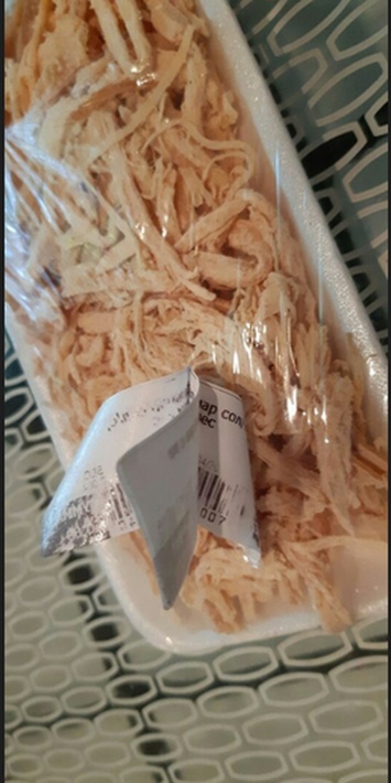 "Возвращай и заставь сожрать вместе с упаковкой": в соцсети возмущаются качеством продуктов в магазинах Донецка