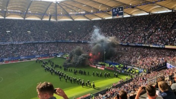 Гамбург впервые покидает Бундеслигу, Хоффе - в Лиге чемпионов, Штутгарт разгромил Баварию в Мюнхене