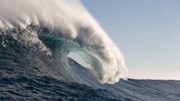 Опубликованы фото гигантской волны в Новой Зеландии, которая стала рекордной