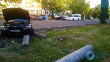 Минус бетонный забор: ДТП на проспекте Шевченко в Одессе