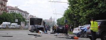 Пьяного водителя Lexus, сбившего в Запорожье 7 машин, посадили под домашний арест