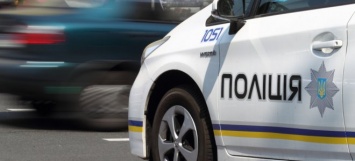 Разбил патрульное авто и проклинал полицейских: Во Львове задержали пьяного дебошира