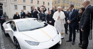 На аукционе в Монако продали Lamborghini Папы Римского