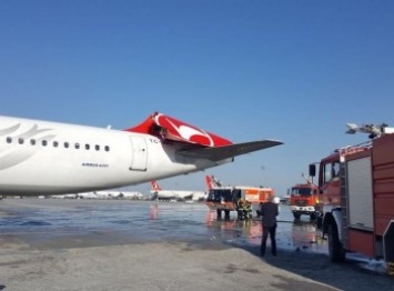 В аэропорту Стамбула самолету Turkish Airlines снес хвост Airbus компании Asiana (фото)