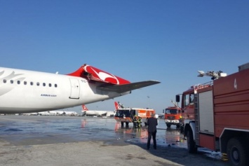 В аэропорту Турции столкнулись два самолета с пассажирами - запись камер наблюдения