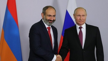 Путин встретился в Сочи с новым премьером Армении
