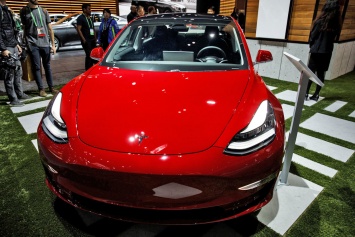 Tesla начала поставки Model 3 за пределы США