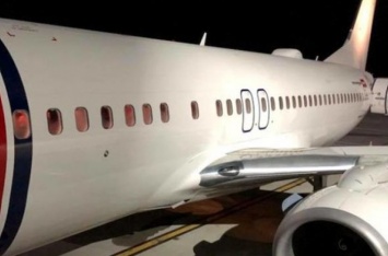 В аэропорту Львова экстренно сел самолет со 180 пассажирами