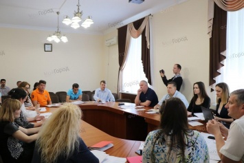 Депутаты Николаевского горсовета недовольны "тепличными" условиями для ТРК "Март" и хотят увидеть творческий план развития канала
